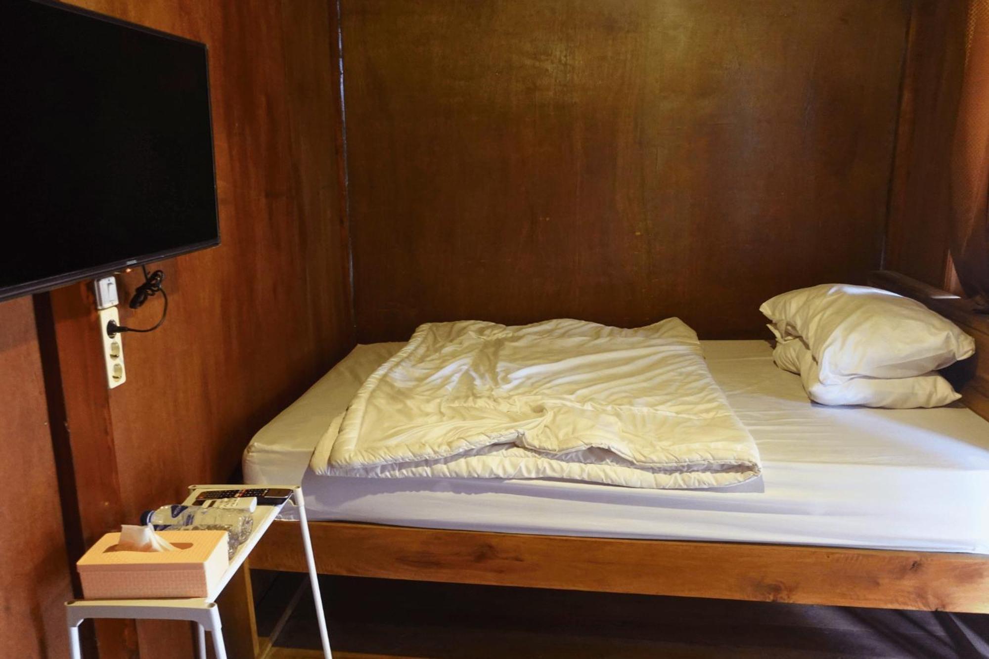 Mayeka Transit Hostel Bandara Internasional Lombok Praya Luaran gambar