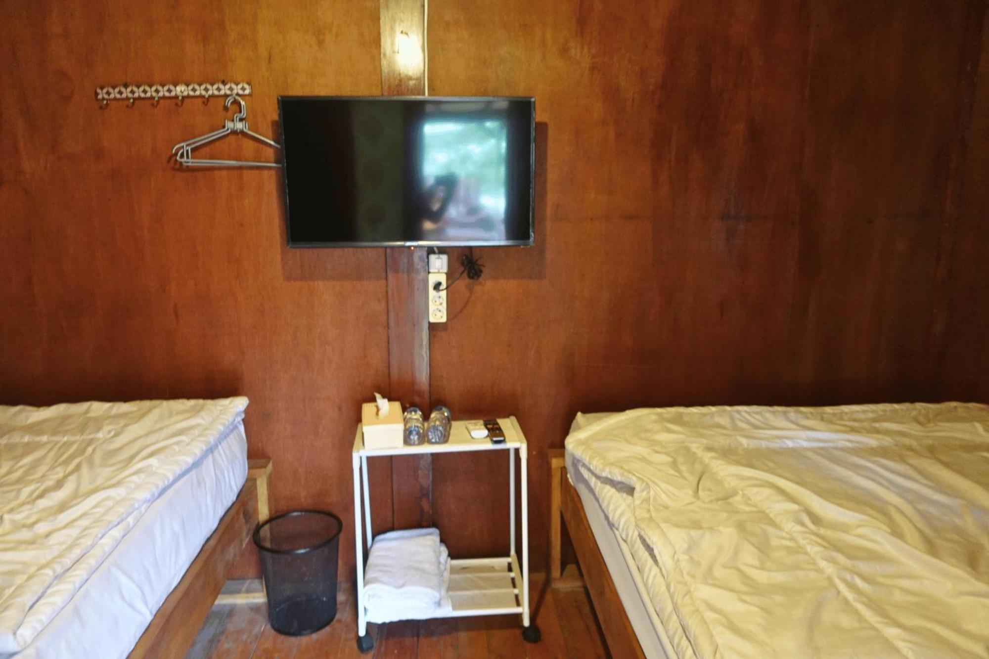 Mayeka Transit Hostel Bandara Internasional Lombok Praya Luaran gambar