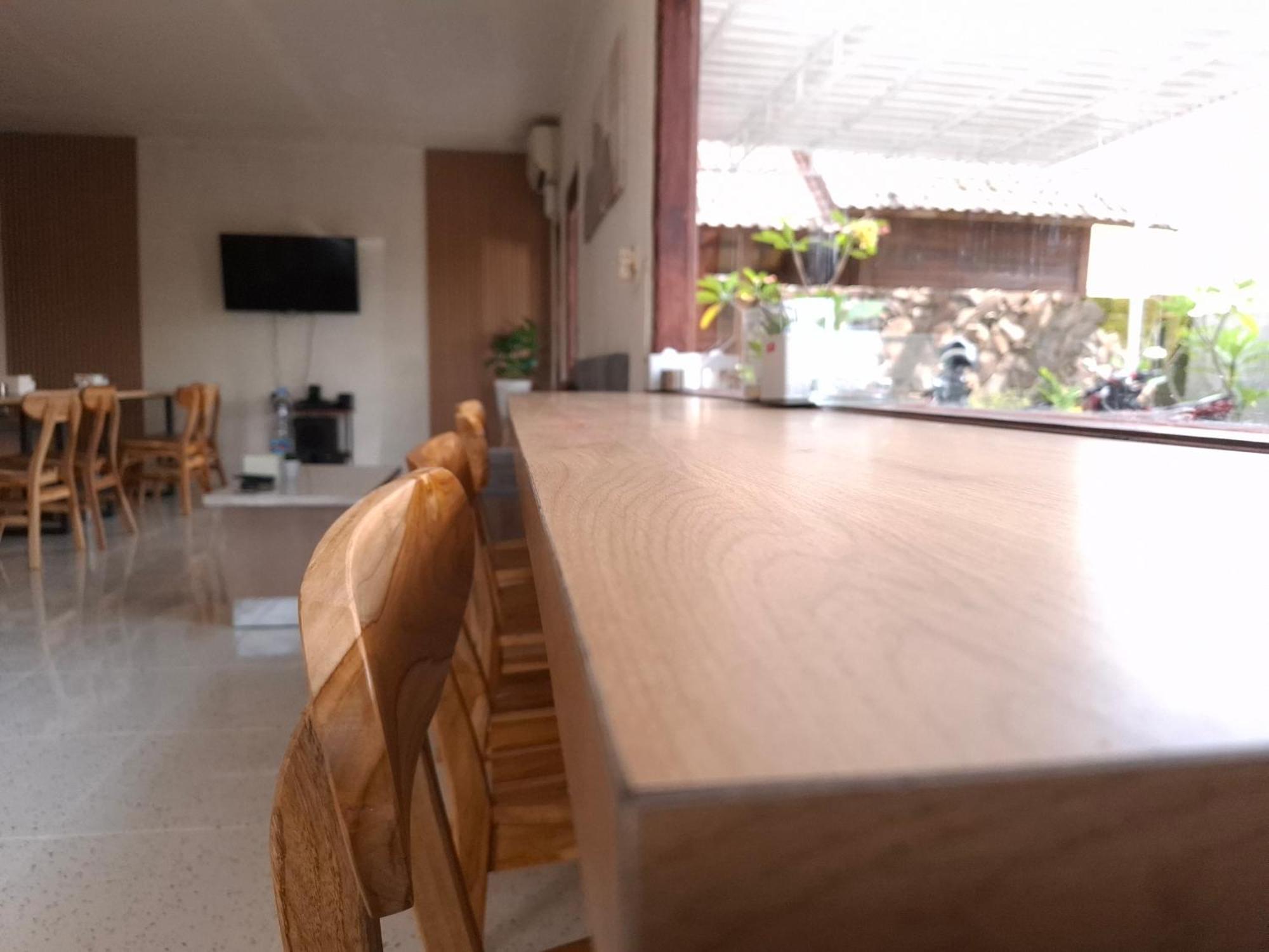Mayeka Transit Hostel Bandara Internasional Lombok Praya Luaran gambar